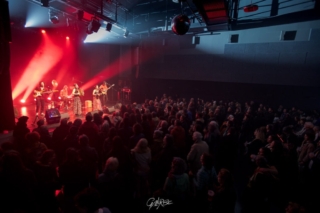 élise charles chanteuse pédagogue Nièvre bourgogne chant du monde traditionnel ziya