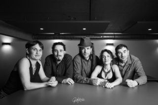 élise charles chanteuse pédagogue Nièvre bourgogne chant du monde traditionnel ziya