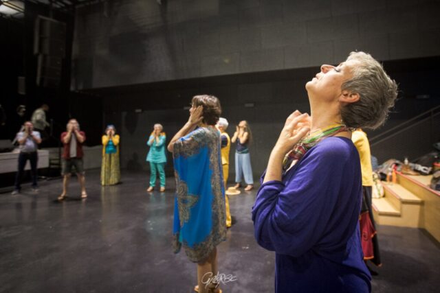 Parmi les champs café charbon Parmi les champs café charbon